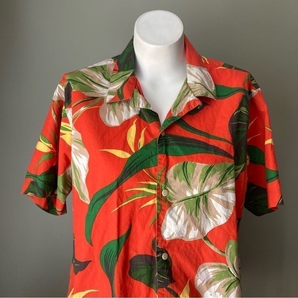 Banana Republic | Soft Washed Standard Fit Button Down Hawaiian Shirt - Picture 3 of 5